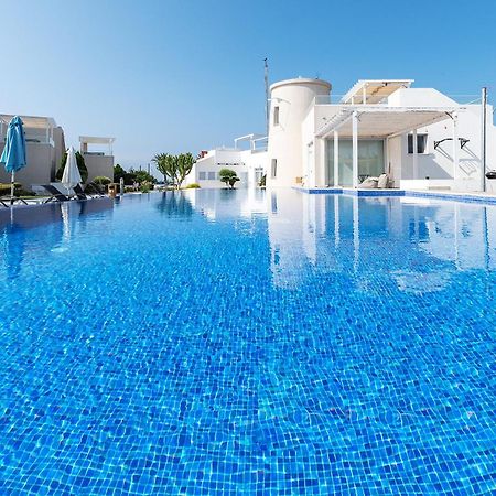 Blue Diamond Beach Villas Paphos Exterior photo