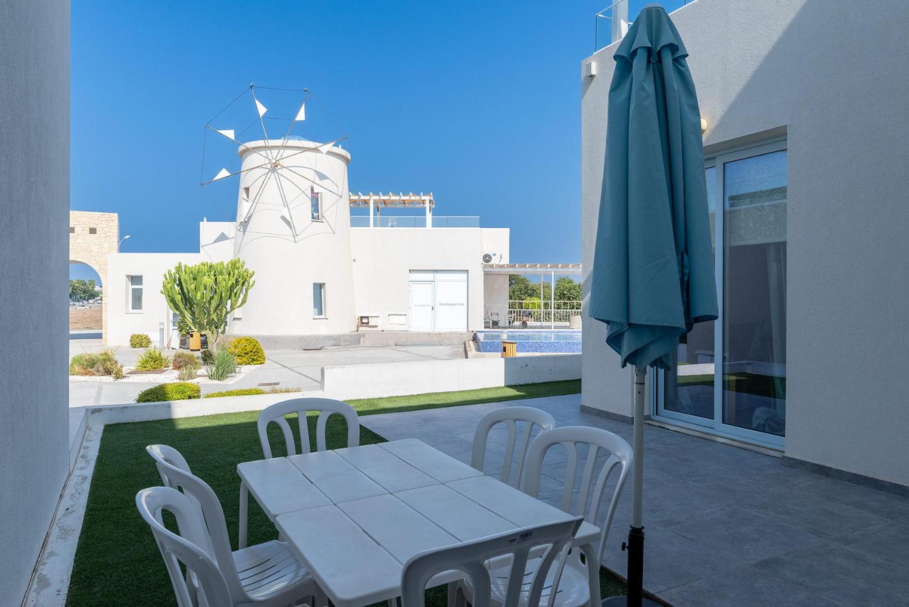 Blue Diamond Beach Villas Paphos Exterior photo