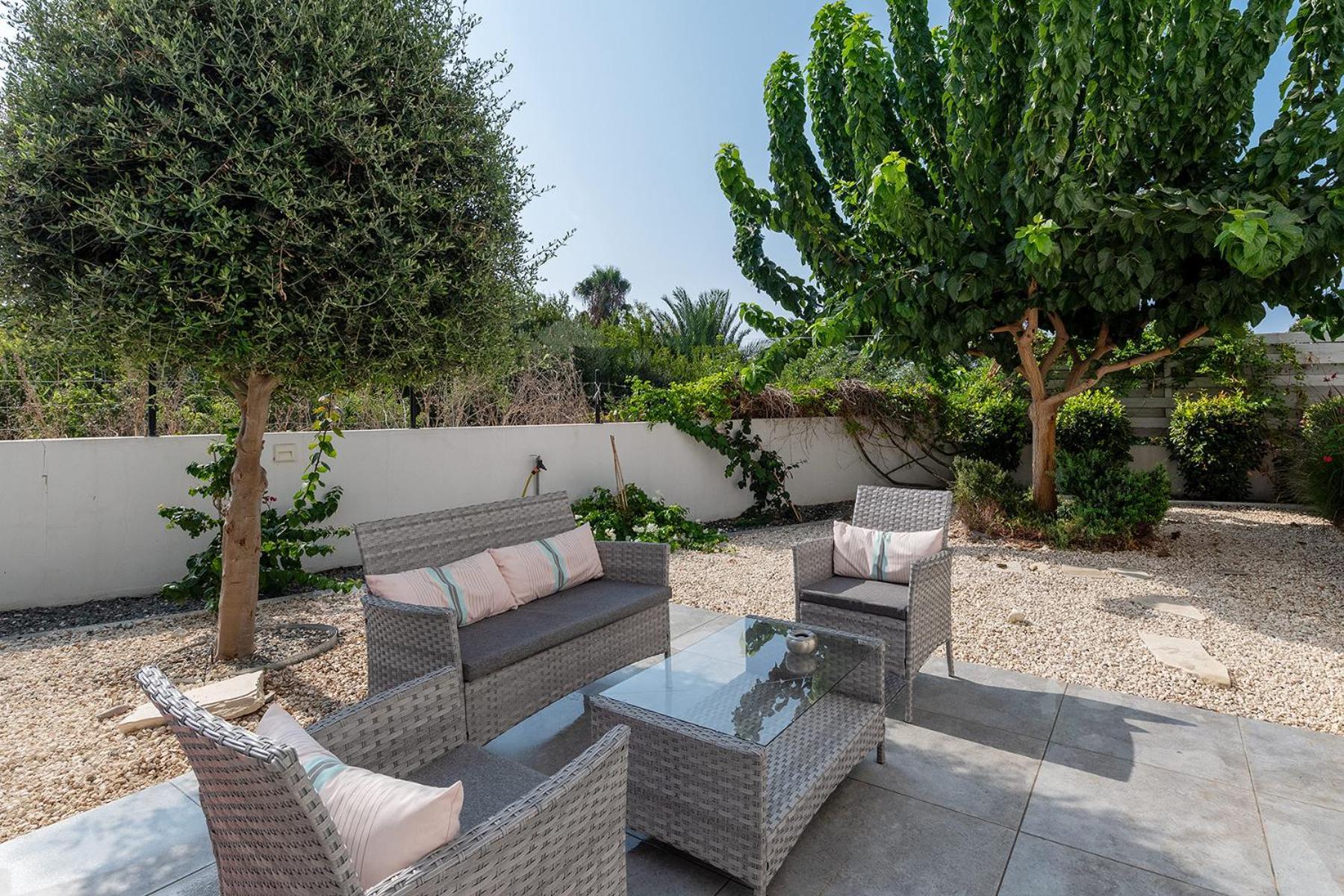 Blue Diamond Beach Villas Paphos Exterior photo