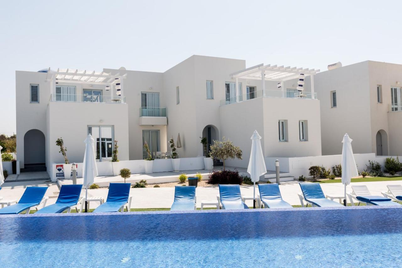 Blue Diamond Beach Villas Paphos Exterior photo