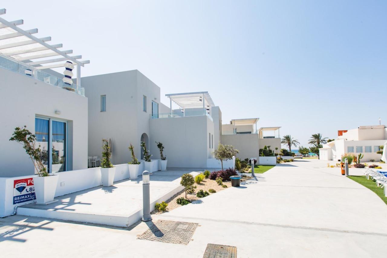 Blue Diamond Beach Villas Paphos Exterior photo