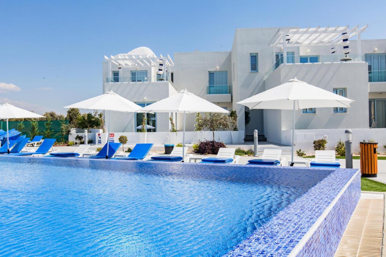 Blue Diamond Beach Villas Paphos Exterior photo