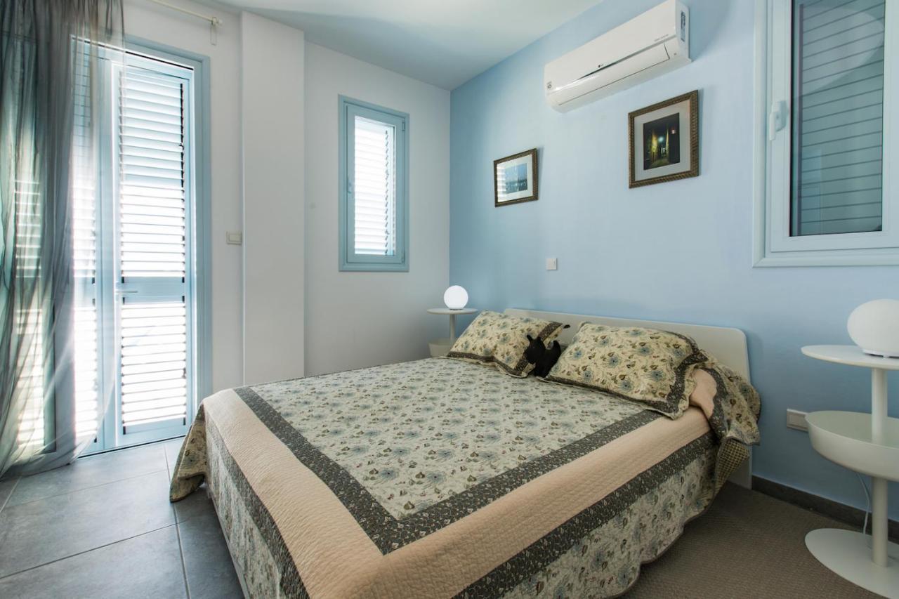 Blue Diamond Beach Villas Paphos Exterior photo